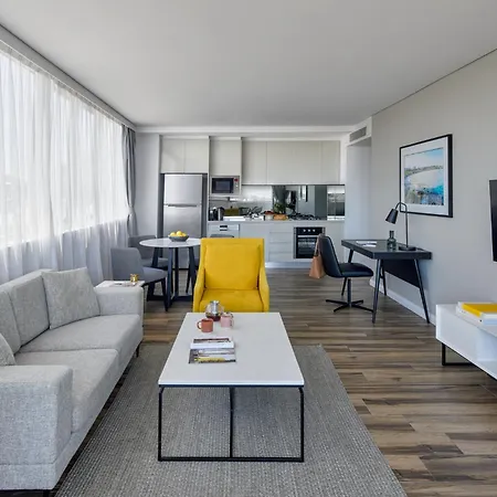 Meriton Suites Bondi Junction-2